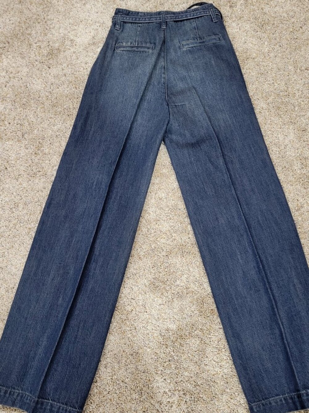 AG High Waist Pleated Belted jeans - size 24 - Picture 3 of 3